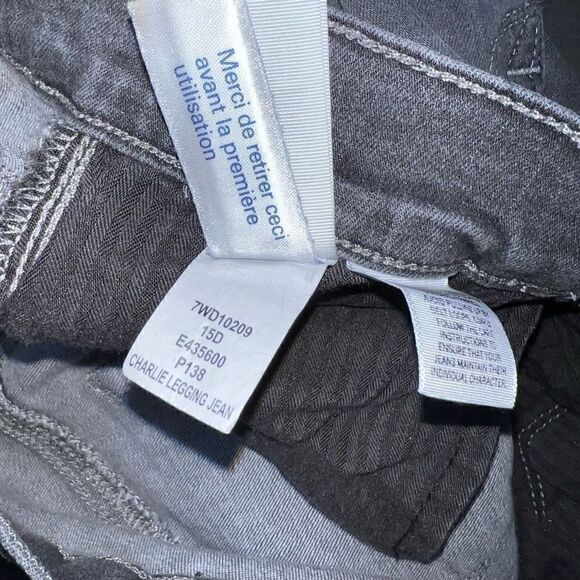 Lucky Brand Charlie Legging Jean in Gray, Intentional Fading, Women’s 2 - Picture 6 of 10